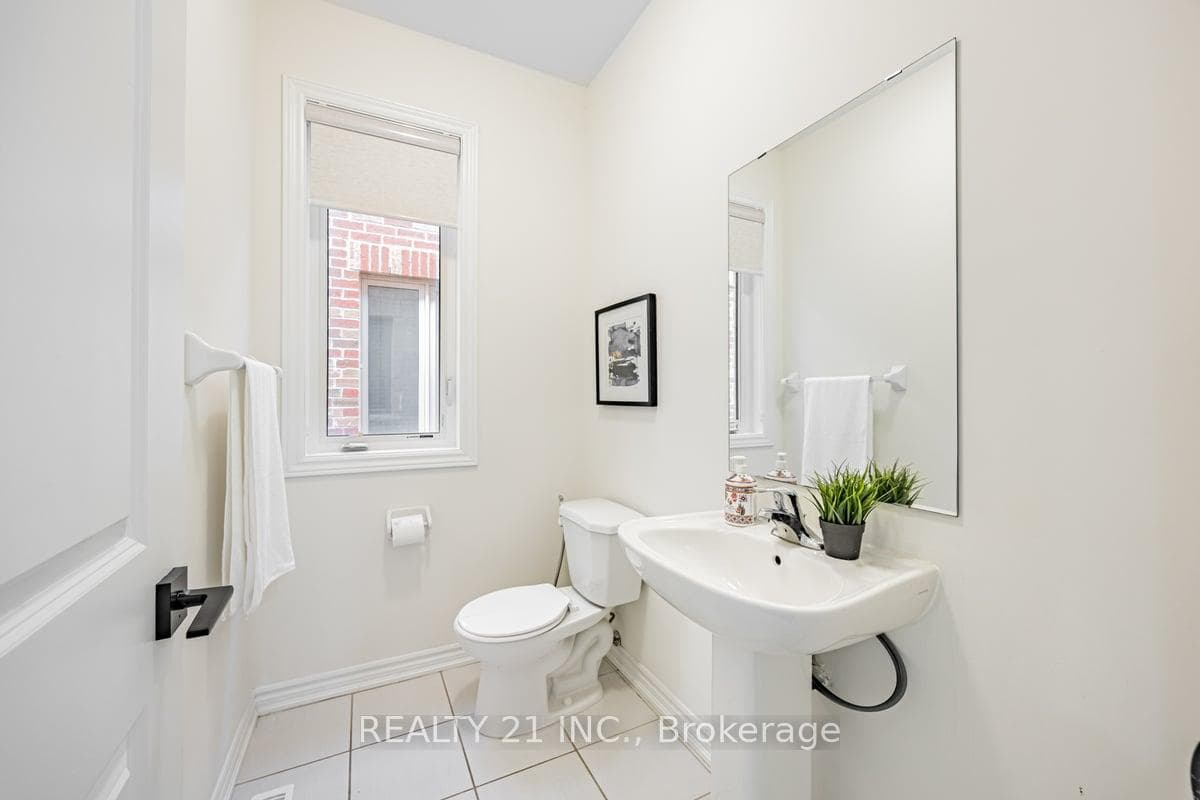 6 Ogston Crescent photo 16