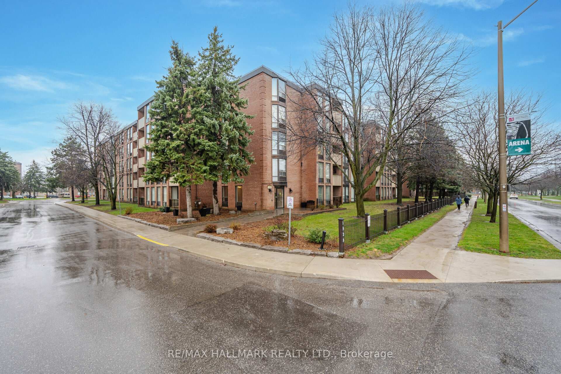 1525 Diefenbaker Court Unit 411 photo 1