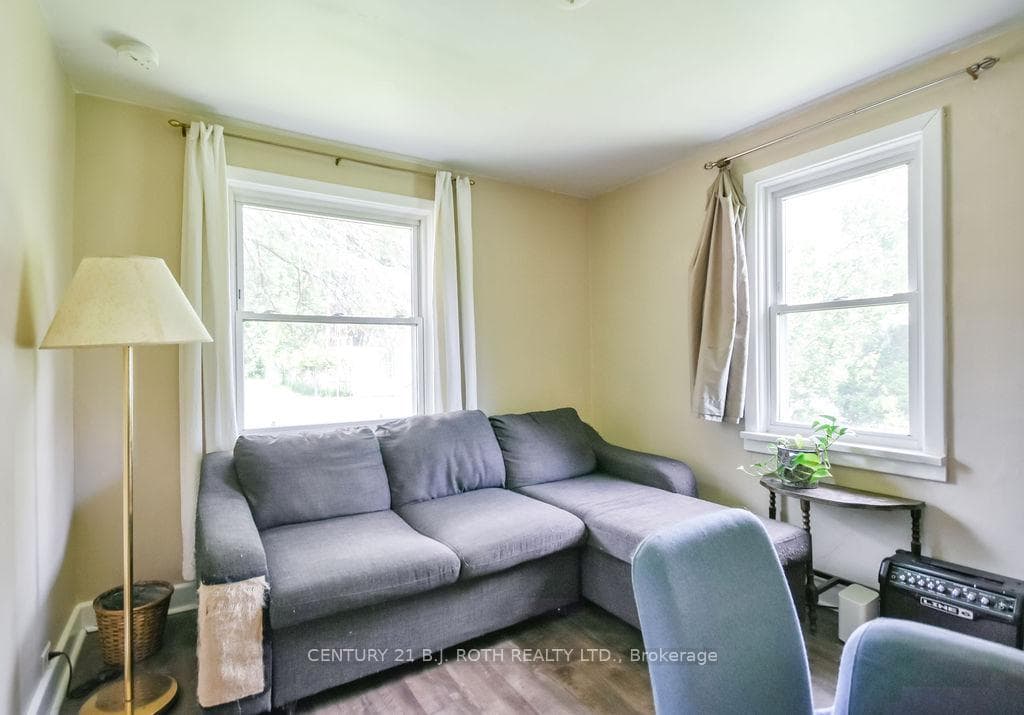 21 BENNER Street photo 7
