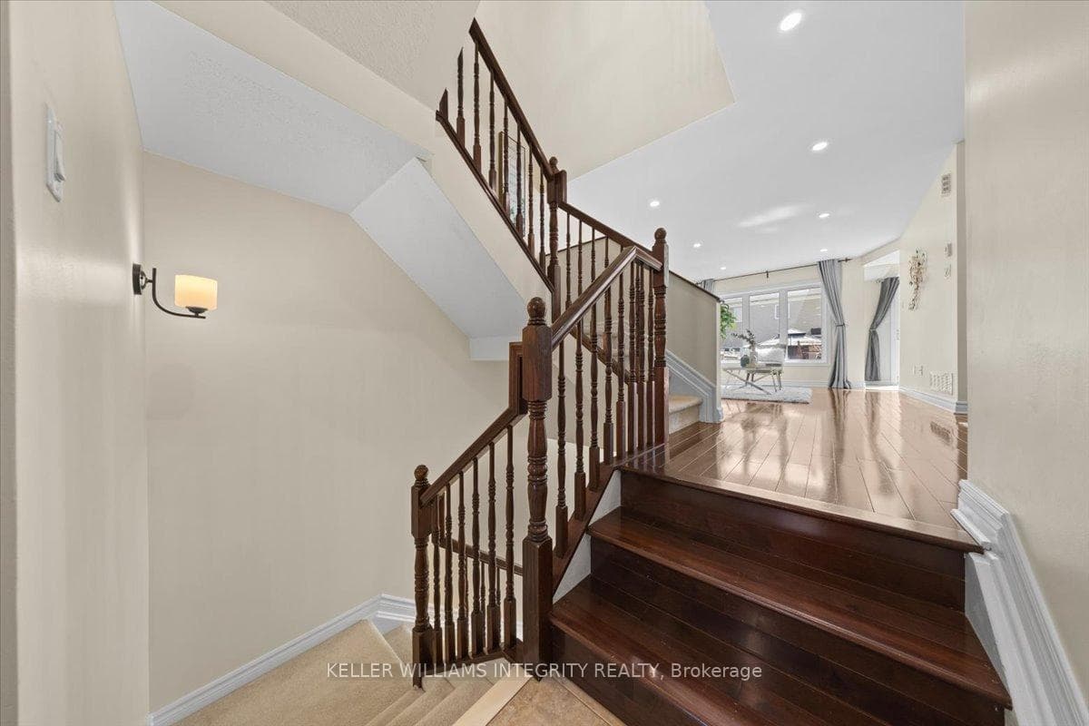 217 Garrity Crescent photo 7