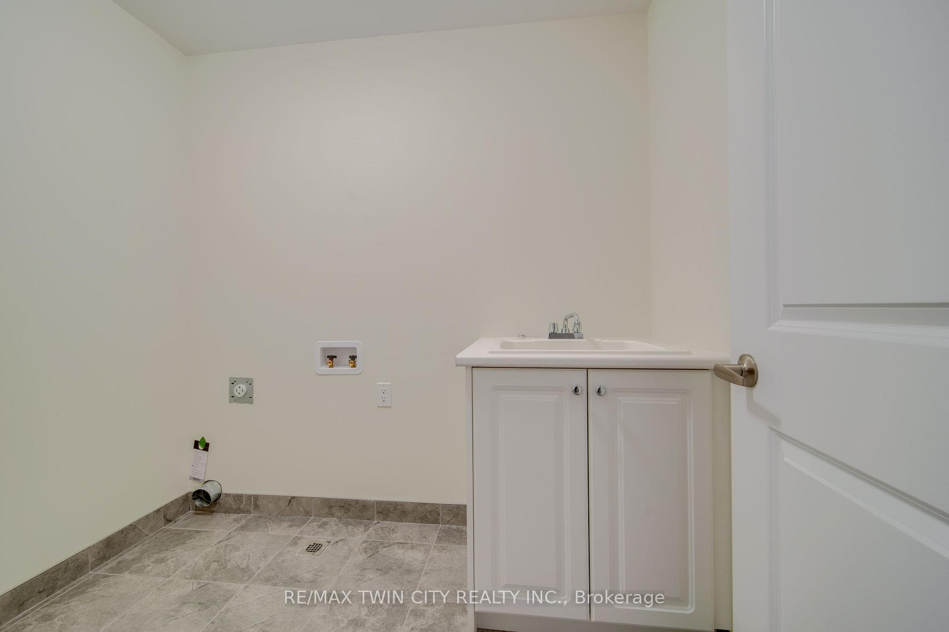 129 Lumb Drive photo 13