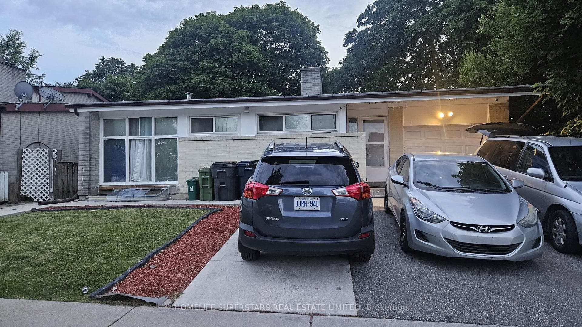 4 Masseygrove Crescent photo 1