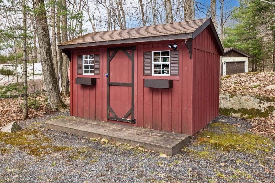 Bunkie w bunk beds/Shed for all the toys
