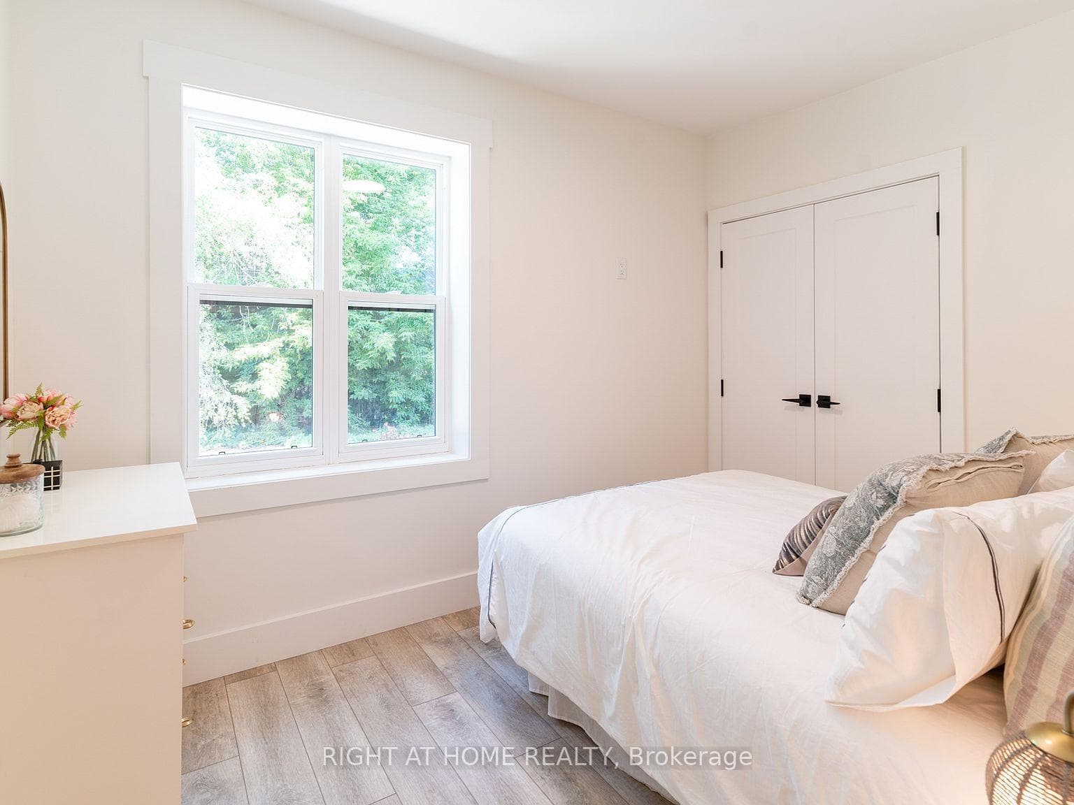 129 Kenilworth Avenue Unit Upper photo 8