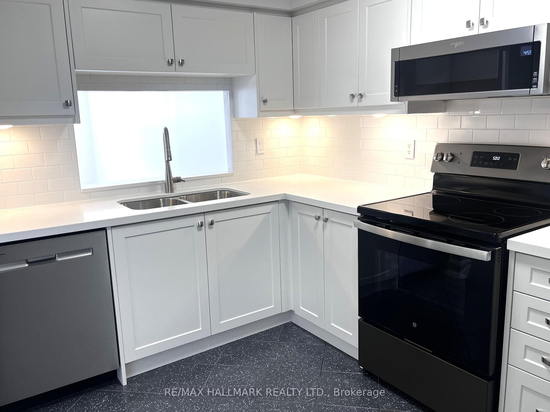 4 Park Vista N/A Unit 705 photo 15