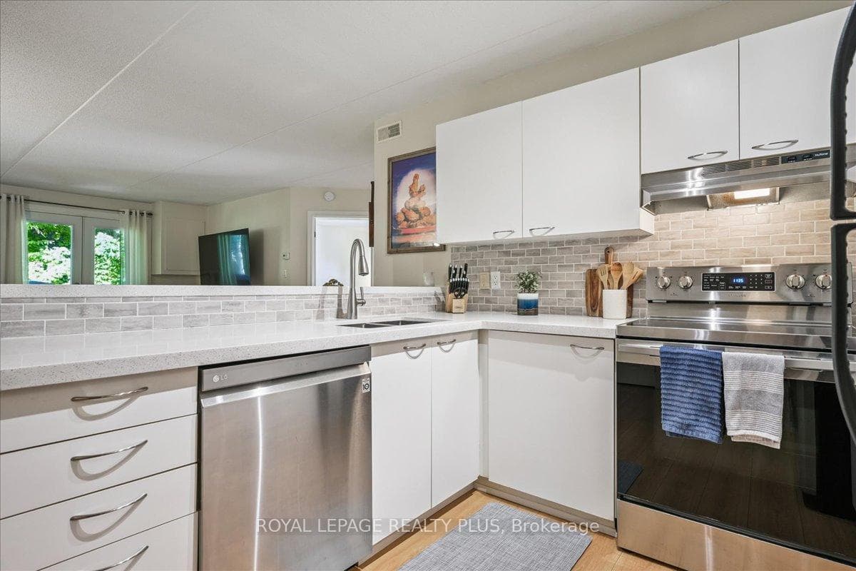 2030 Cleaver Avenue Unit 201 photo 11
