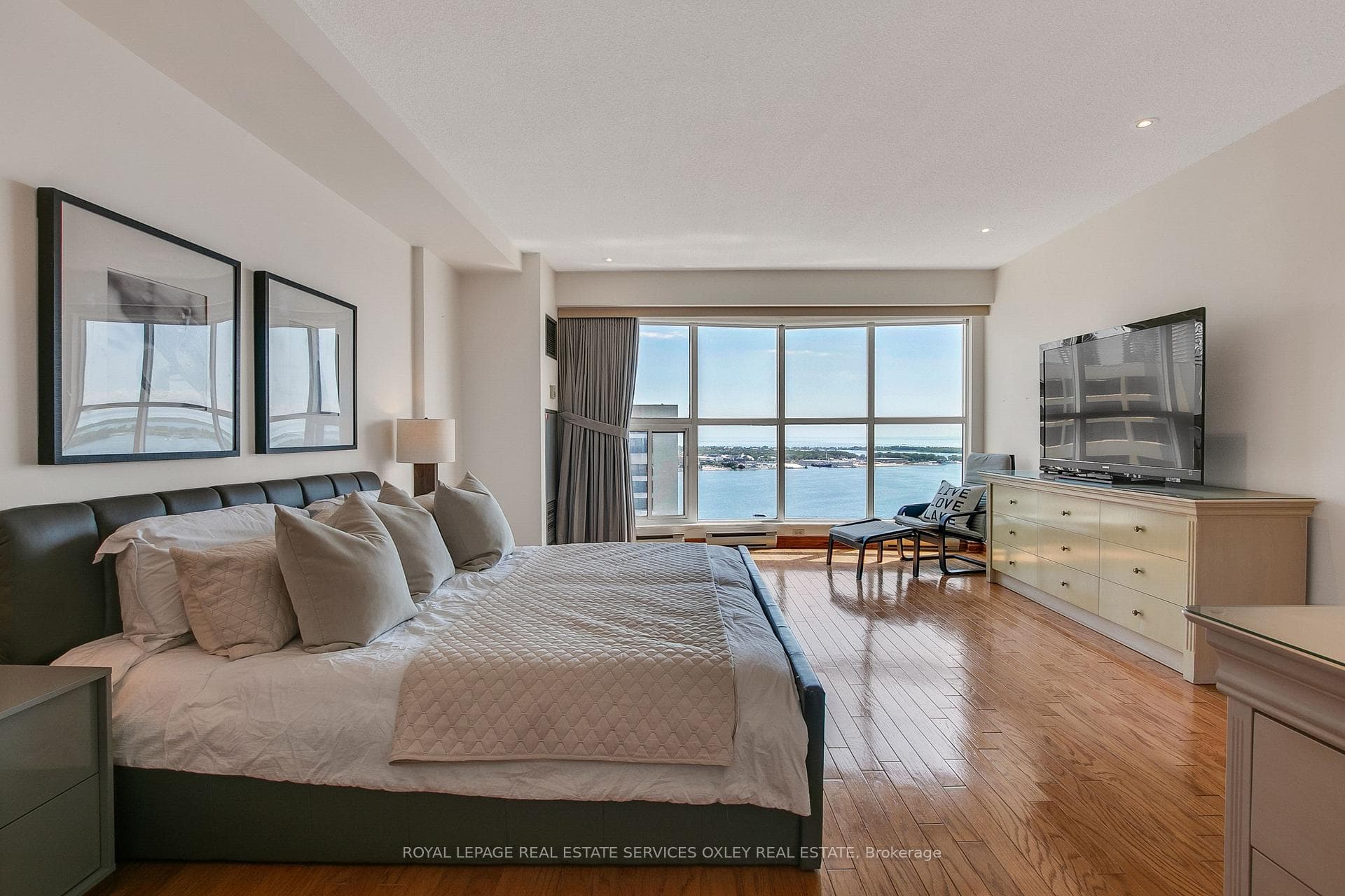 99 Harbour Square Unit PH04 photo 18