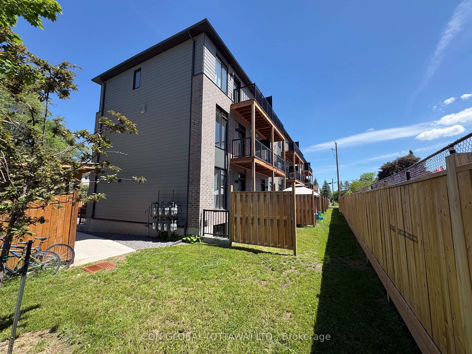 1258-1260 Marenger Street photo 8