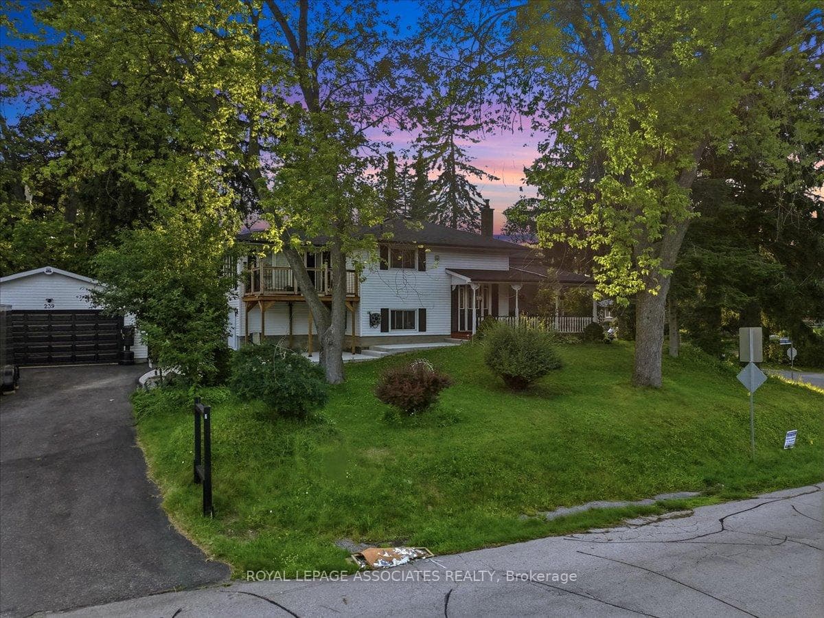 239 Island Road photo 1