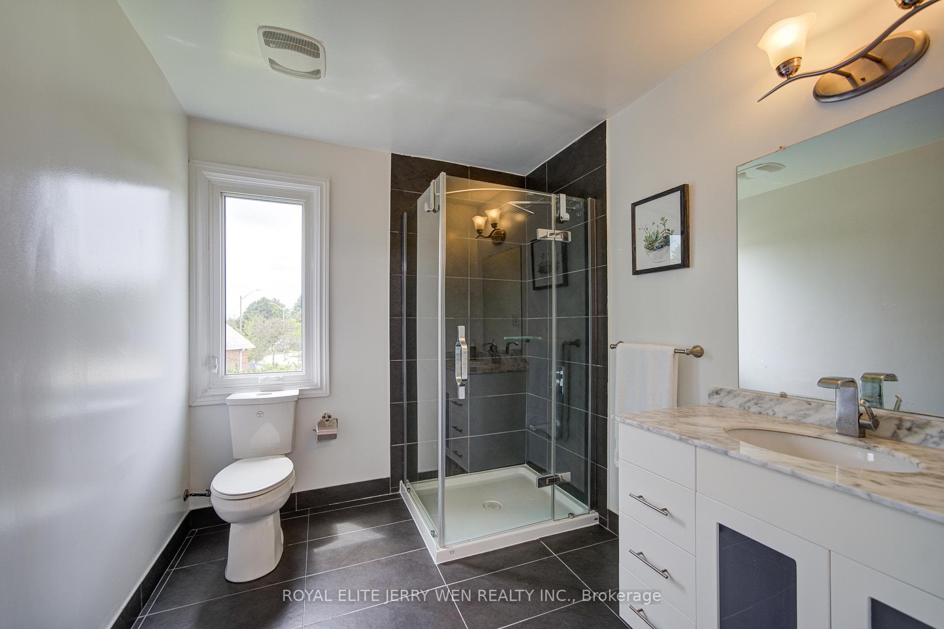 70 Bronte Road photo 29
