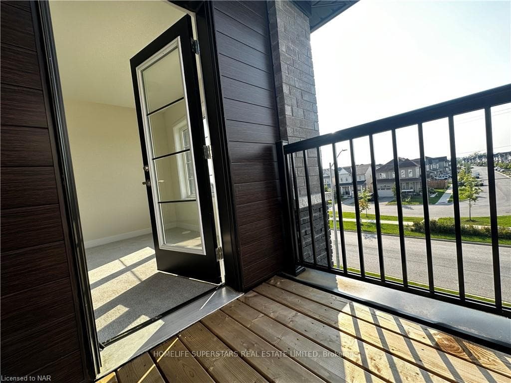 211 MELODY Lane photo 34