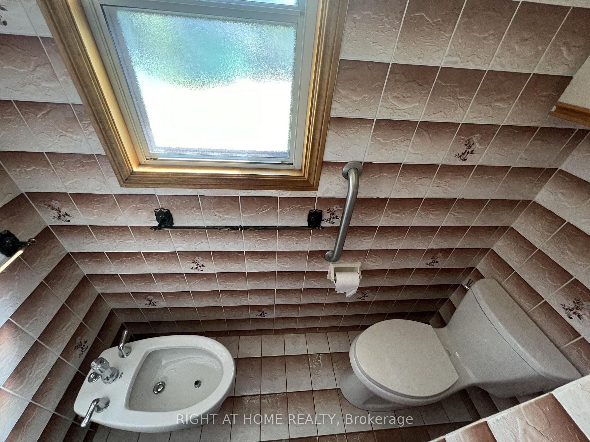 9 Dewlane Drive Unit Main Floor photo 16
