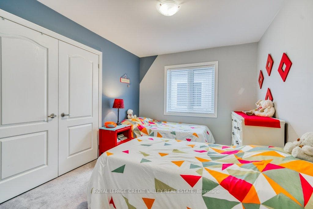 533 Brooks Street photo 23