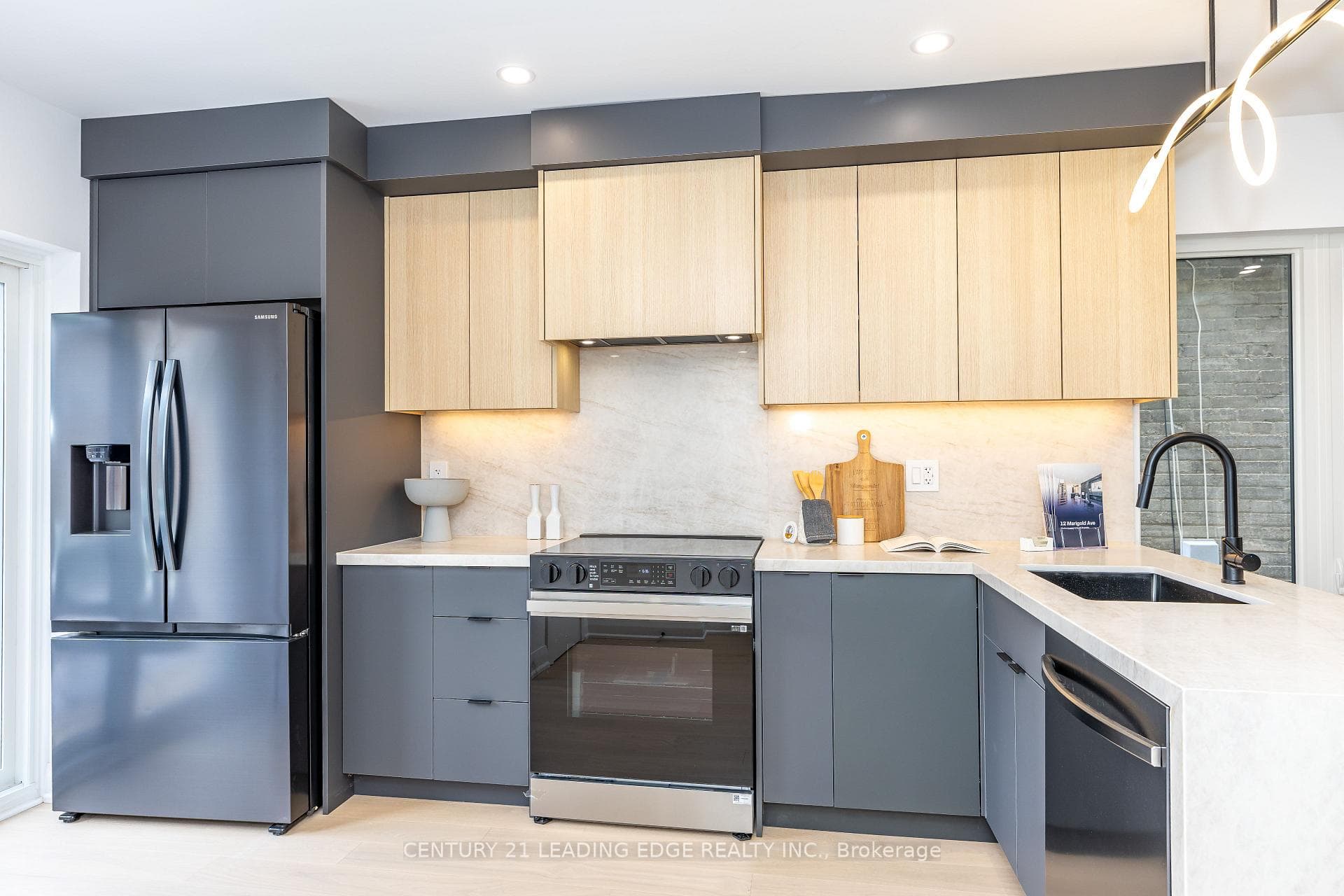 12 Marigold Avenue photo 10
