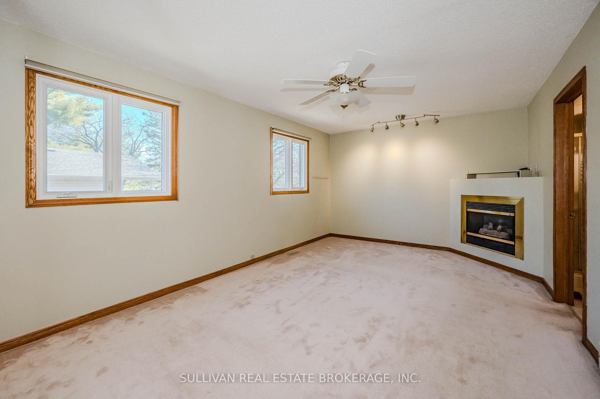 16 Coventry Drive photo 22