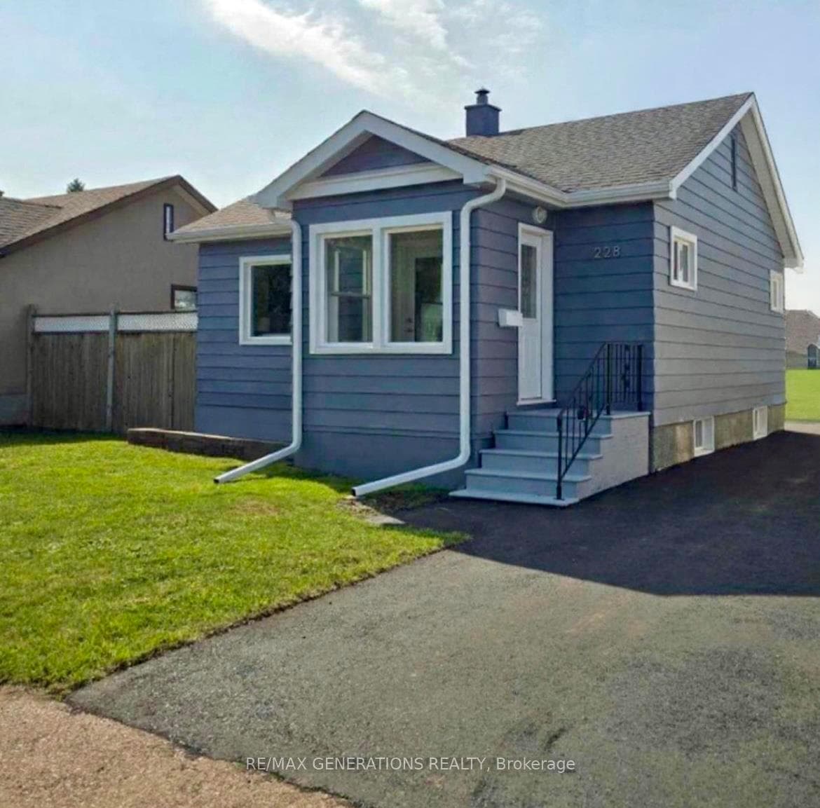 228 Christina Street photo 2