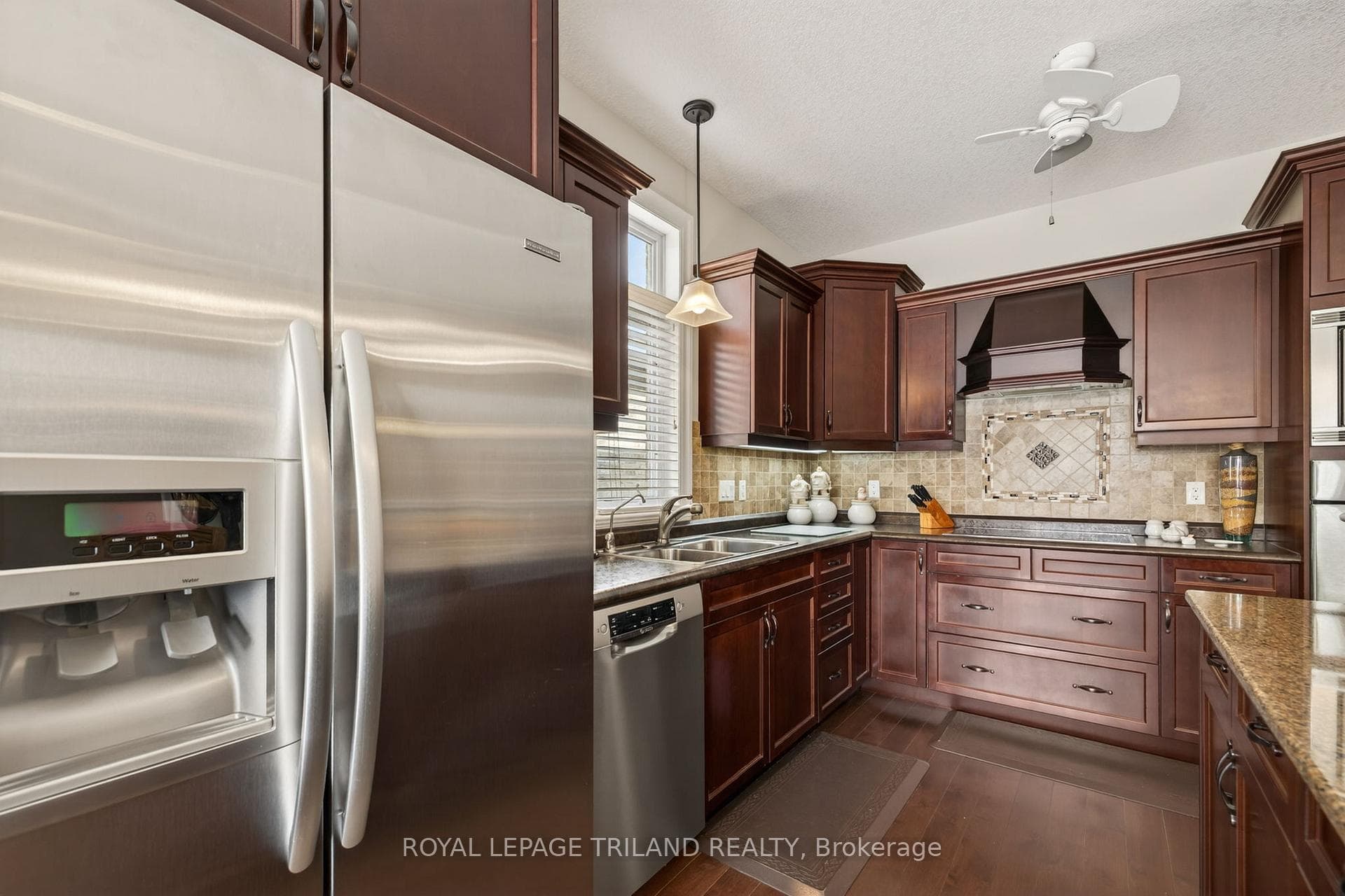3278 Colonel Talbot Road Unit 202 photo 14