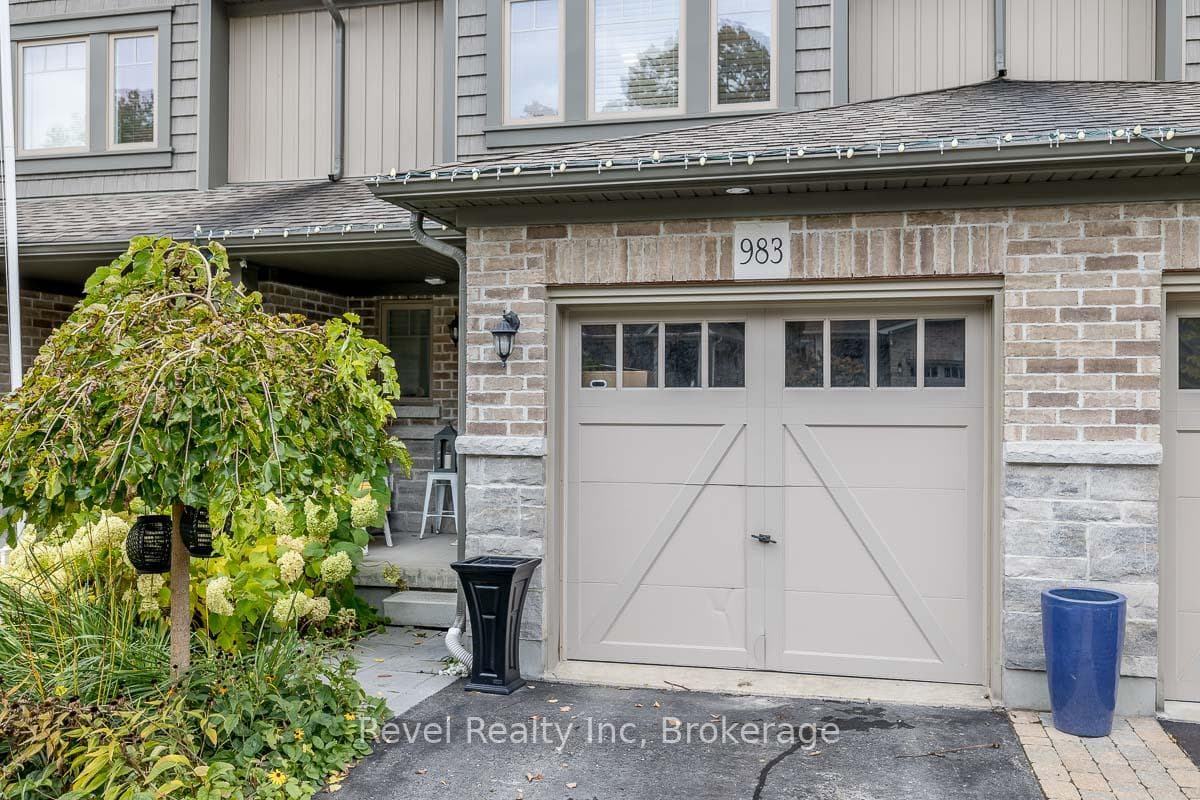 983 Cook Drive photo 2