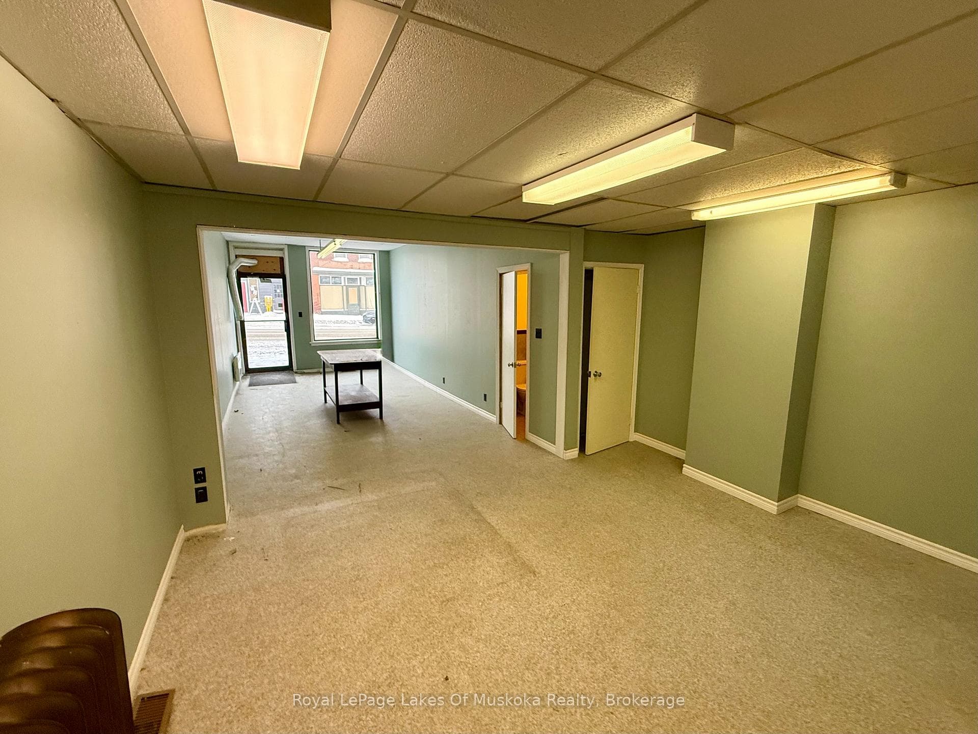 Vacant Commercial Unit B (500 sq. ft w/2 pc bath)