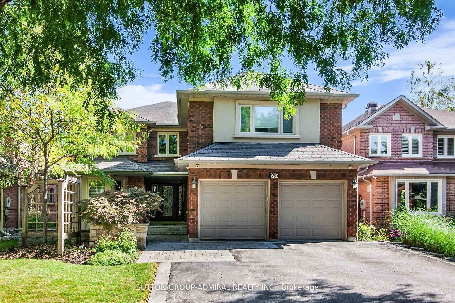 25 Grenadier Crescent photo 1