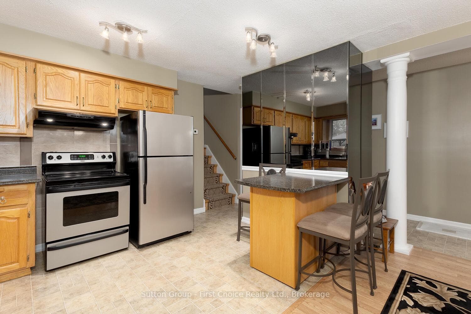 67 Dixon Road photo 12