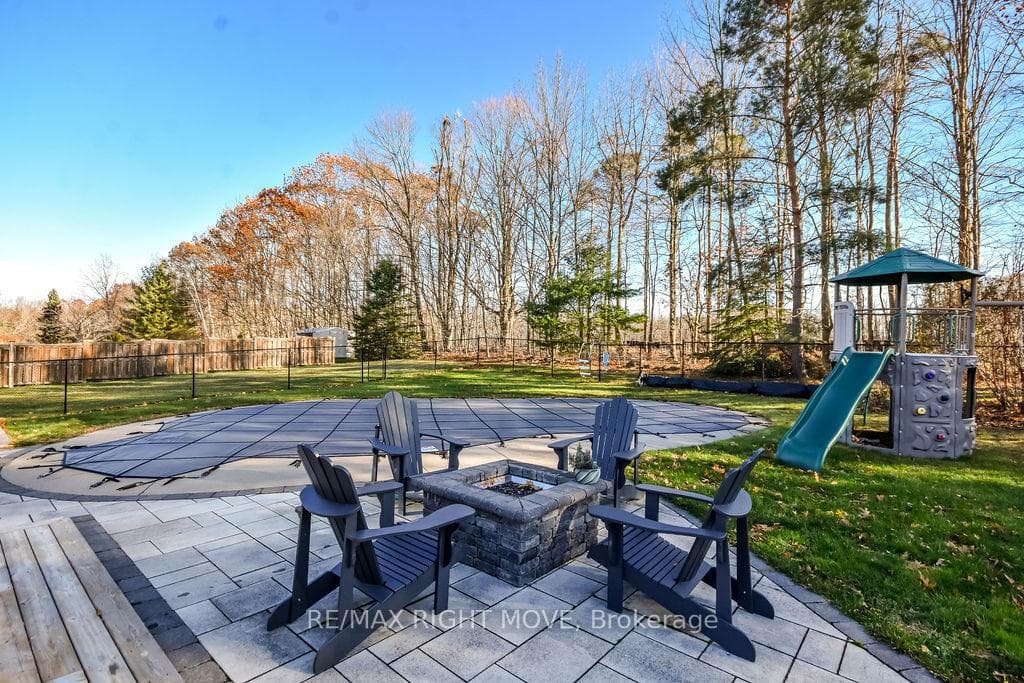 2027 Millwood Road photo 43