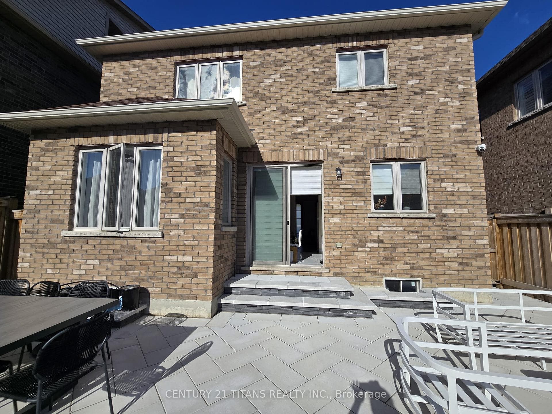 50 Stevenson Crescent photo 3