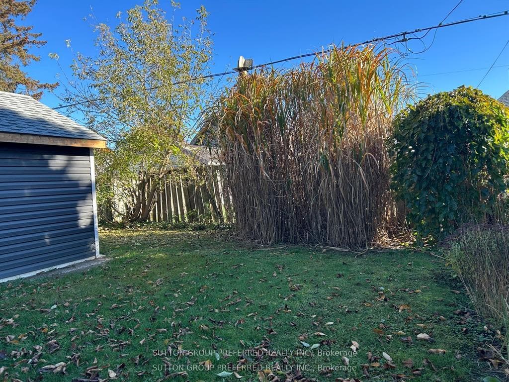 272 Sanders Street photo 19