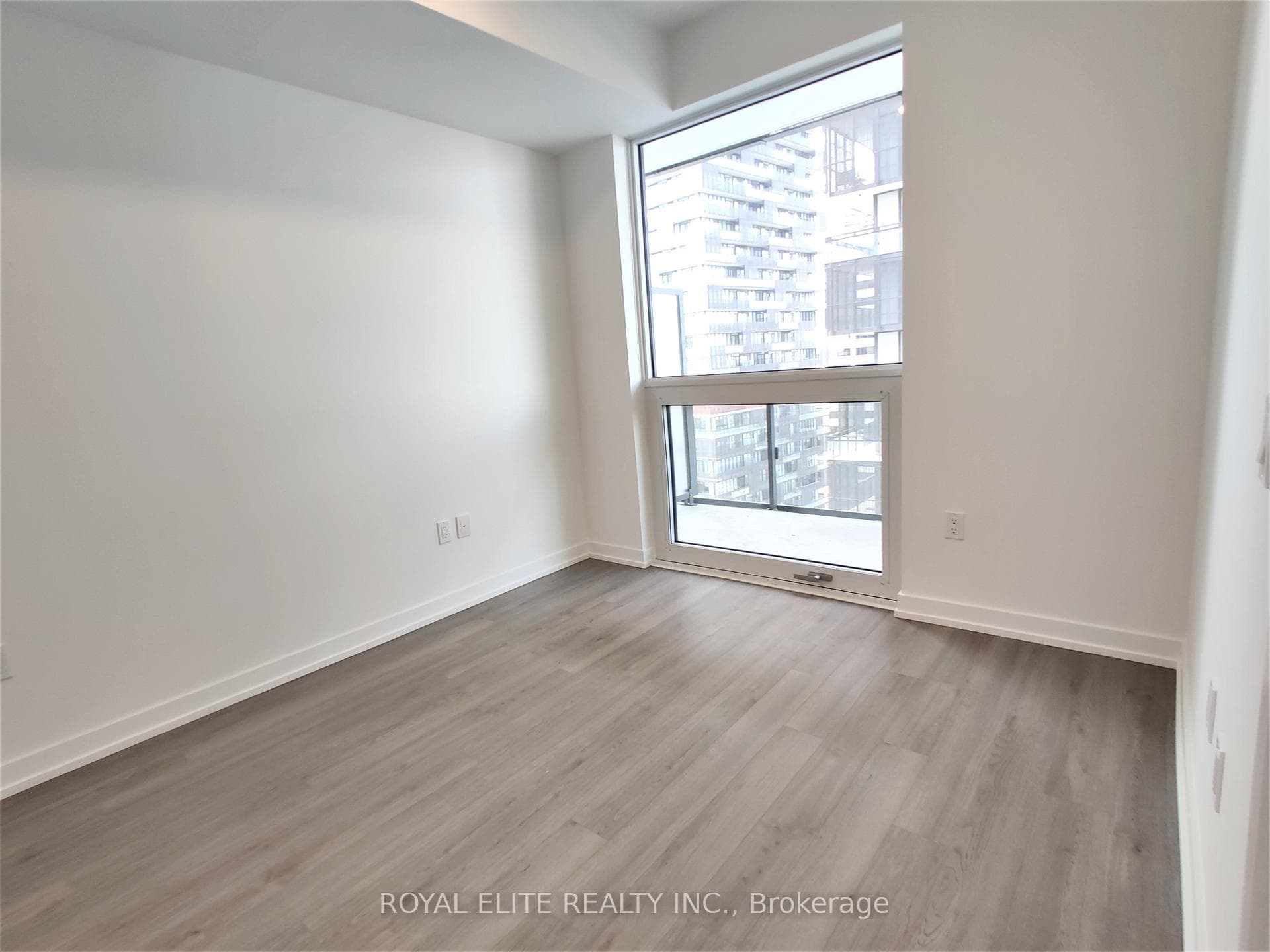 39 Roehampton Avenue Unit 2807 photo 7