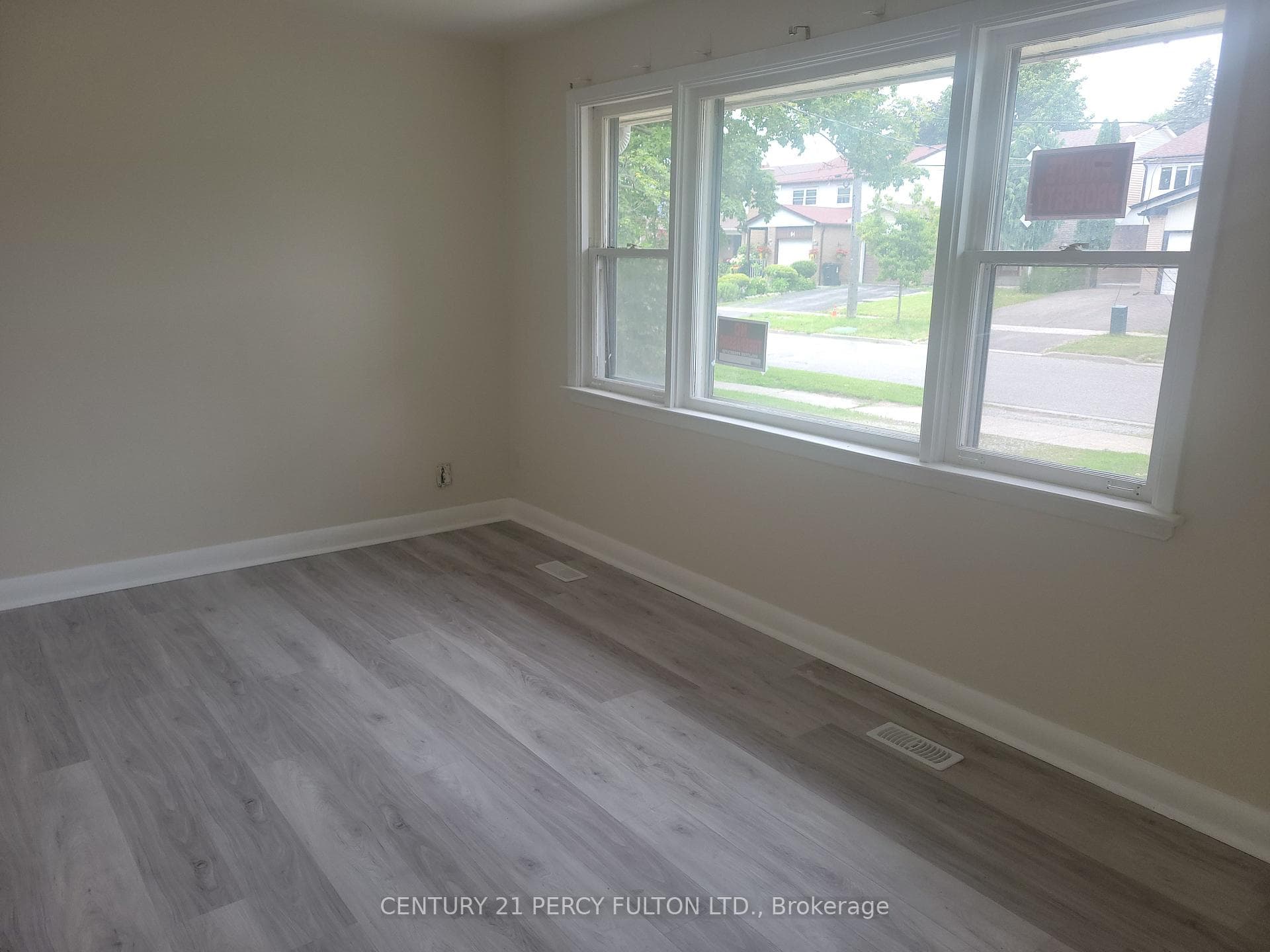 71 Grace Street photo 2