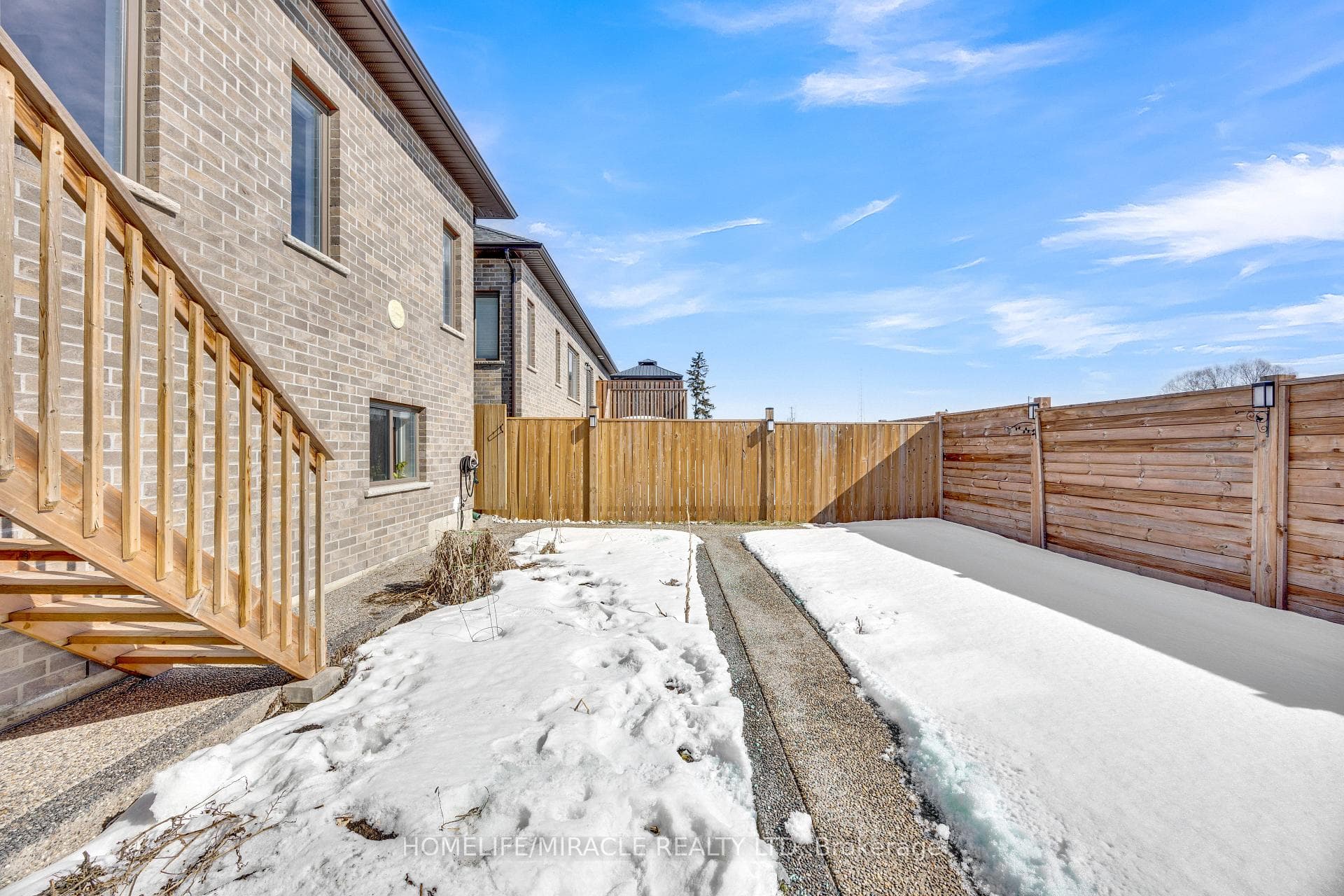 78 Matheson Crescent photo 42