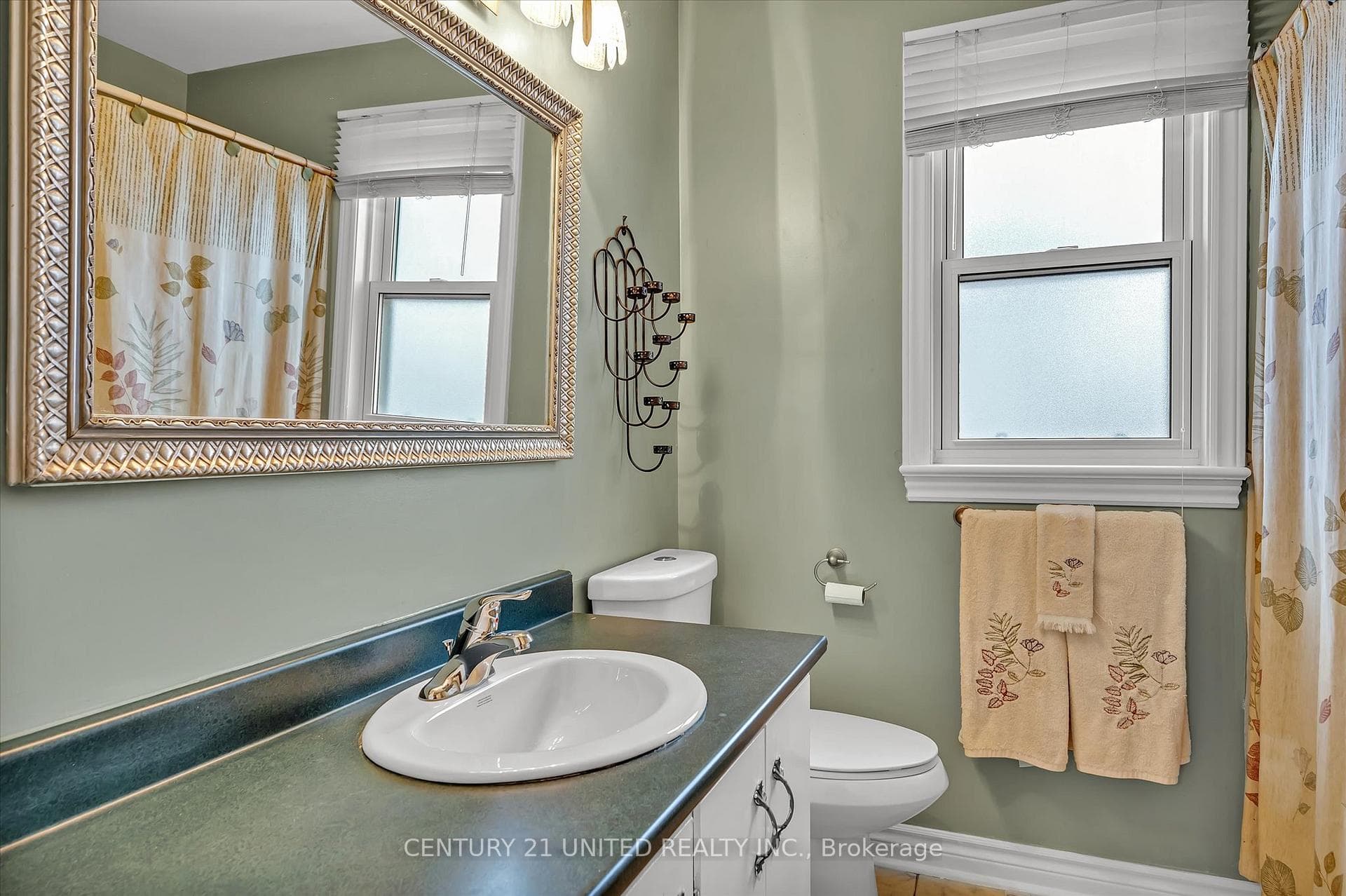 891 Ford Street photo 15