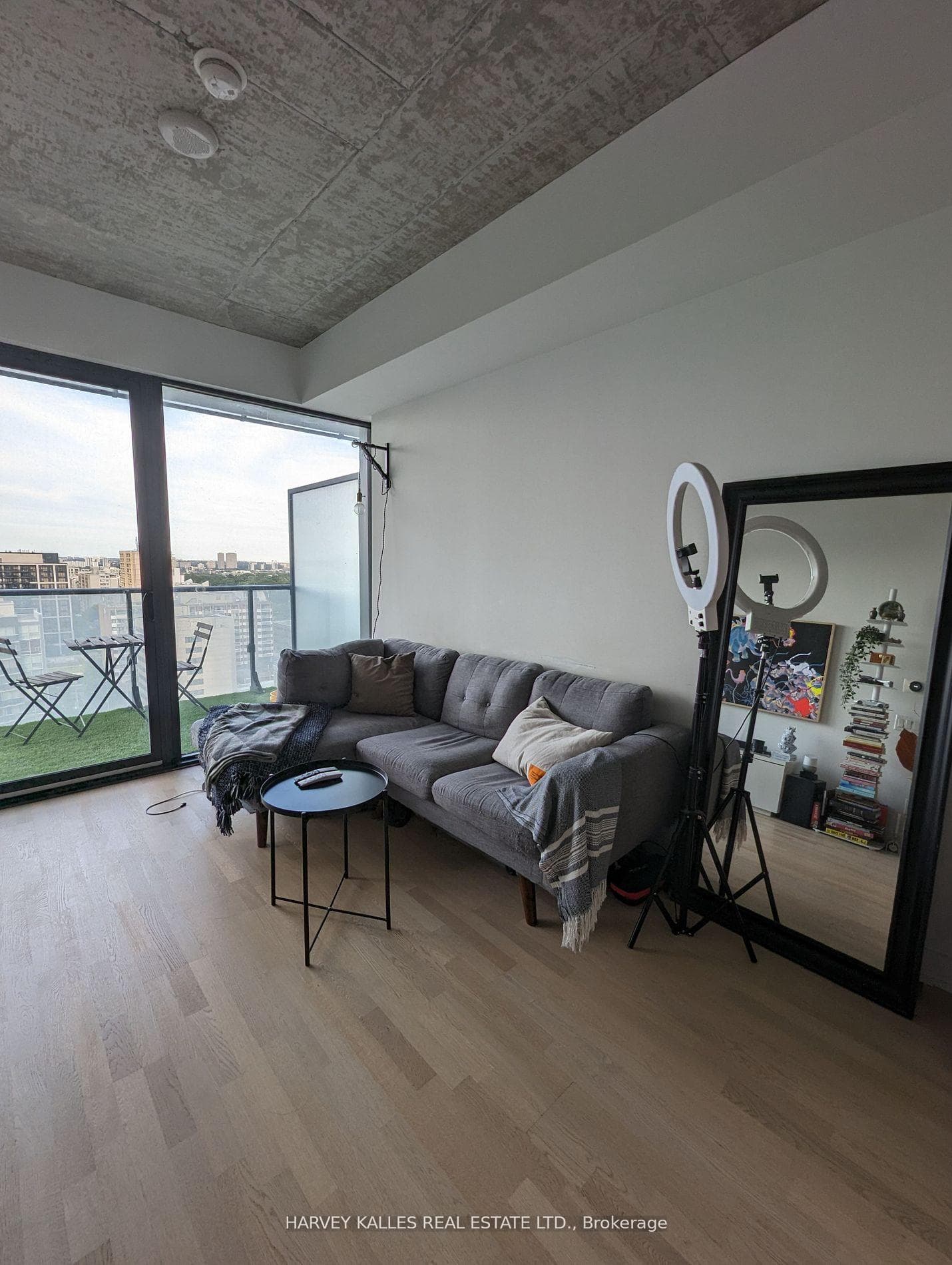 185 Roehampton Avenue Unit 1408 photo 2
