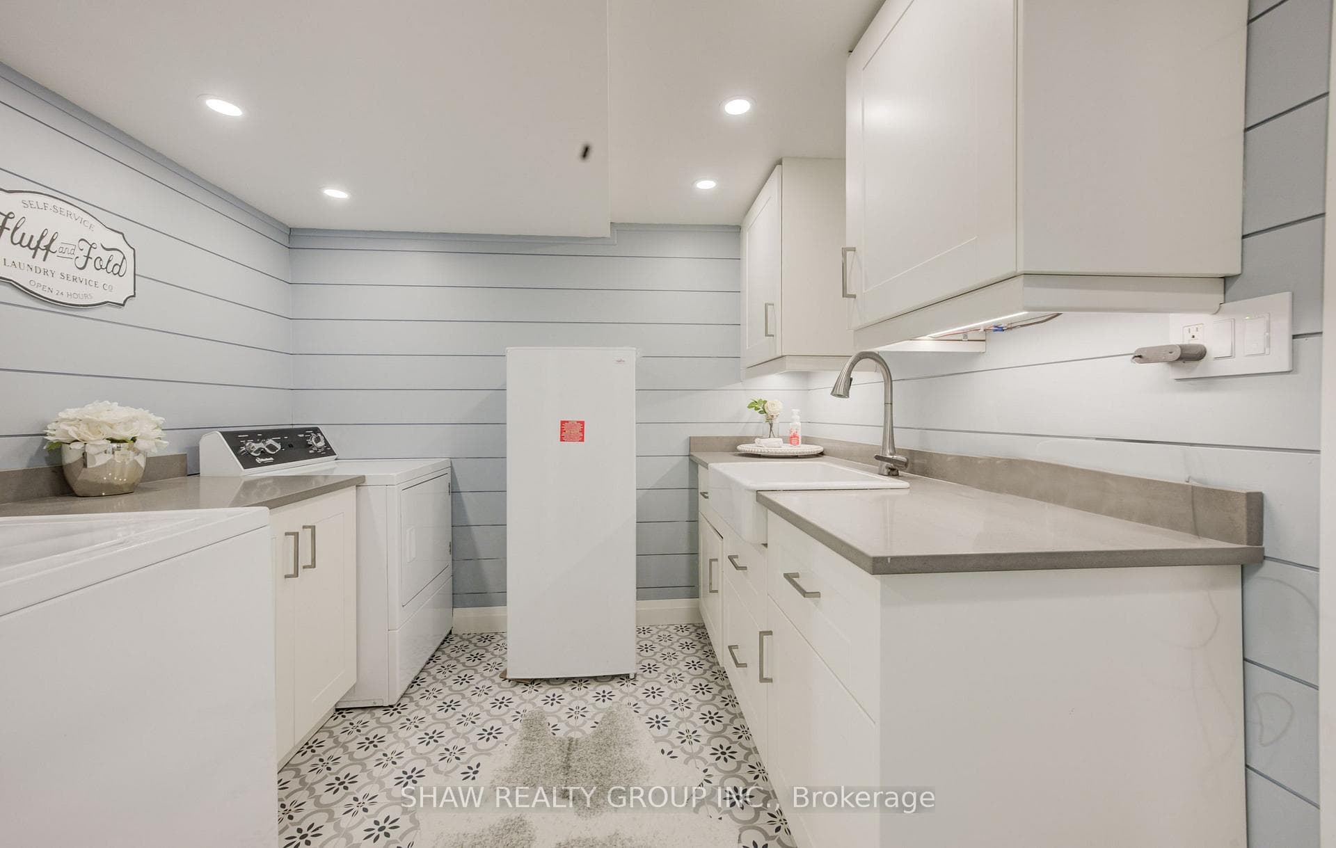 988 Stonebrook Road photo 28