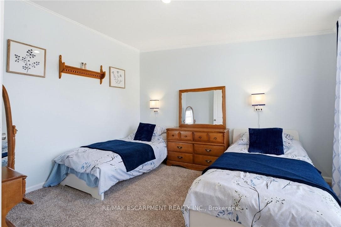 20 Hickory Hollow photo 26