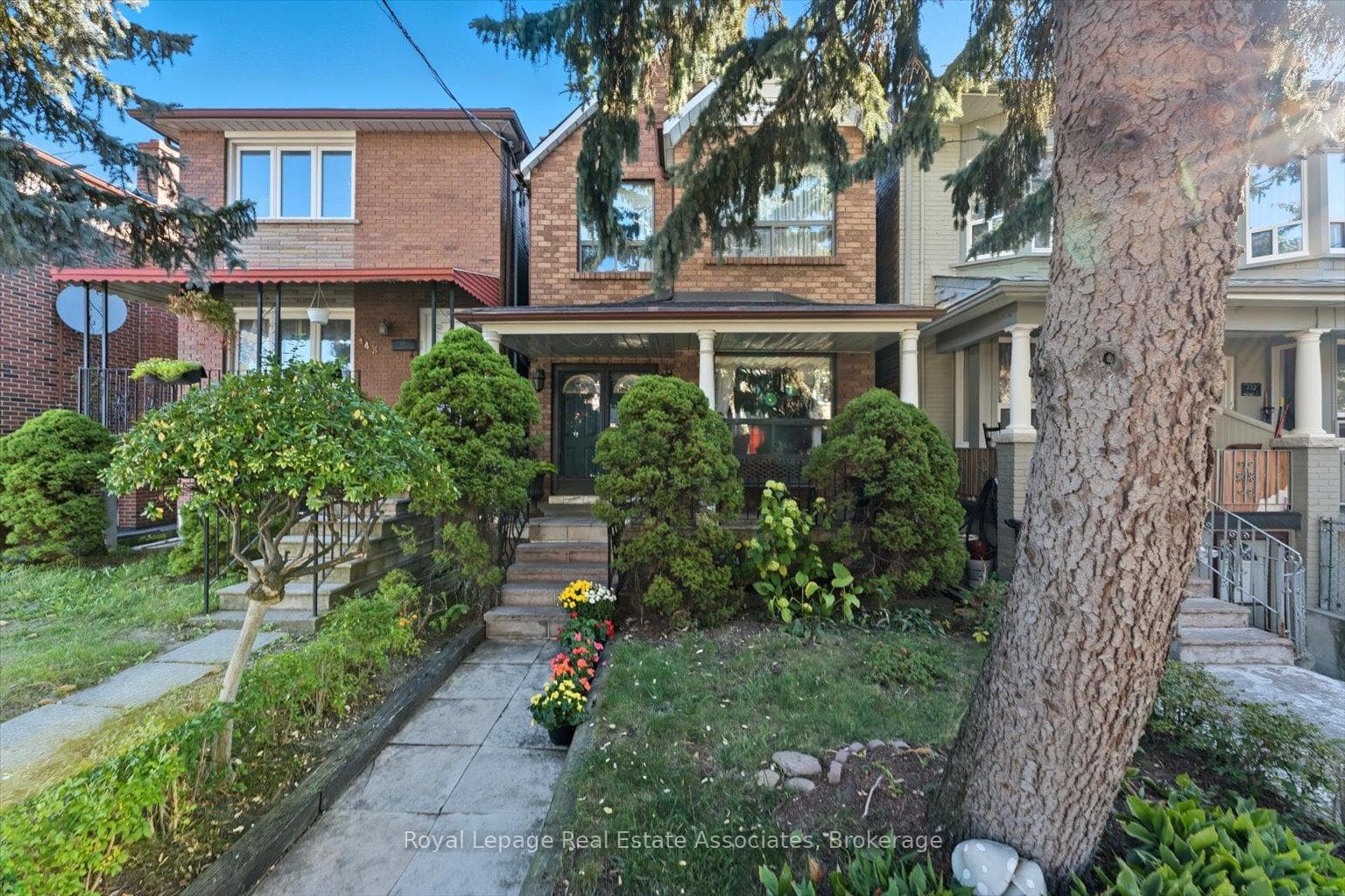 439 Salem Avenue photo 3