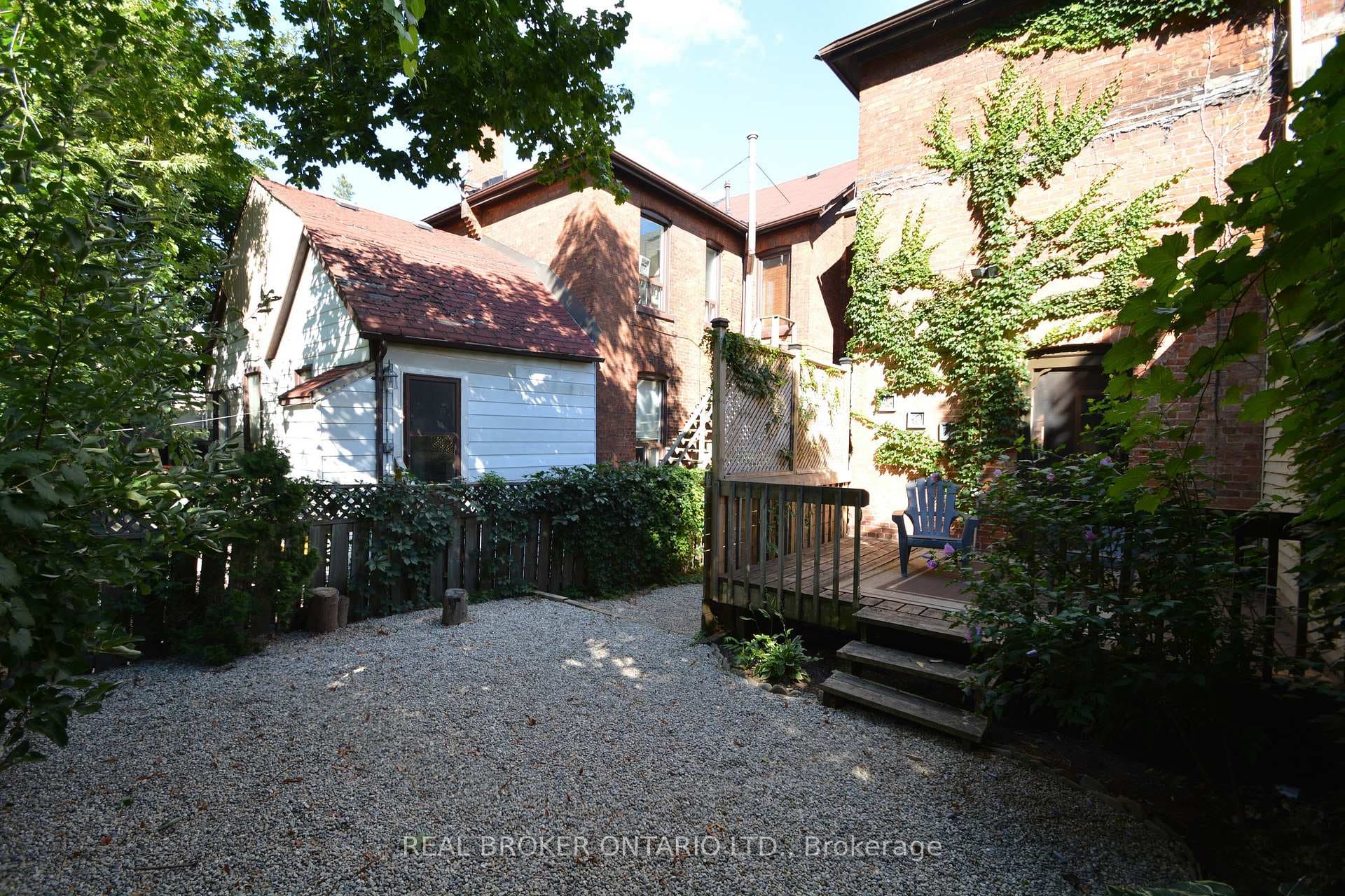132 Grant Avenue photo 19