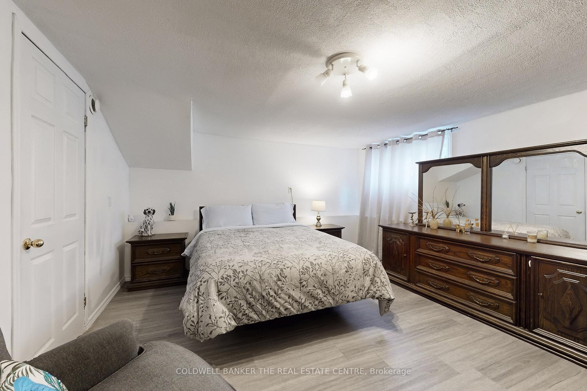 8352 Main Lisle Street photo 33