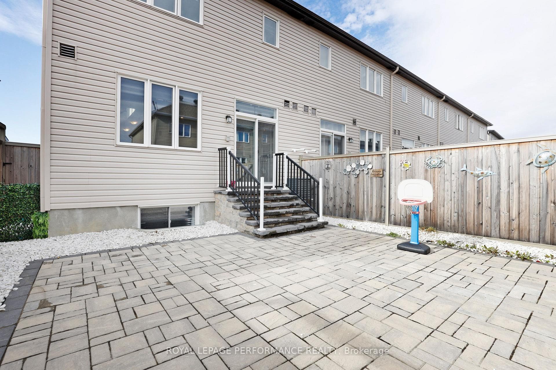 318 GUPPY Grove photo 33