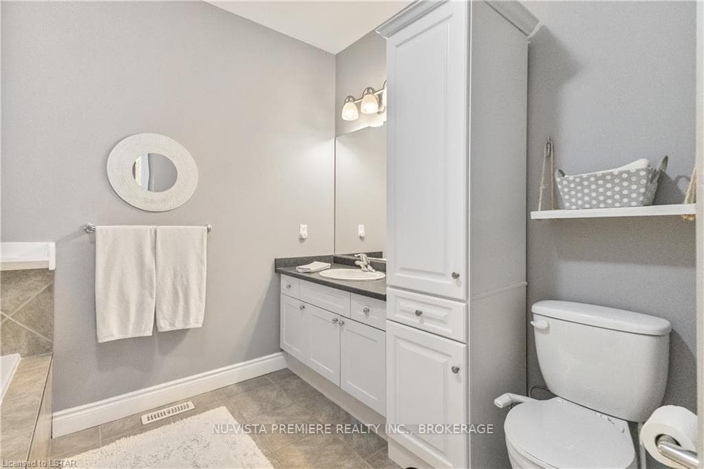 29 OAKWOOD LINKS Lane photo 26
