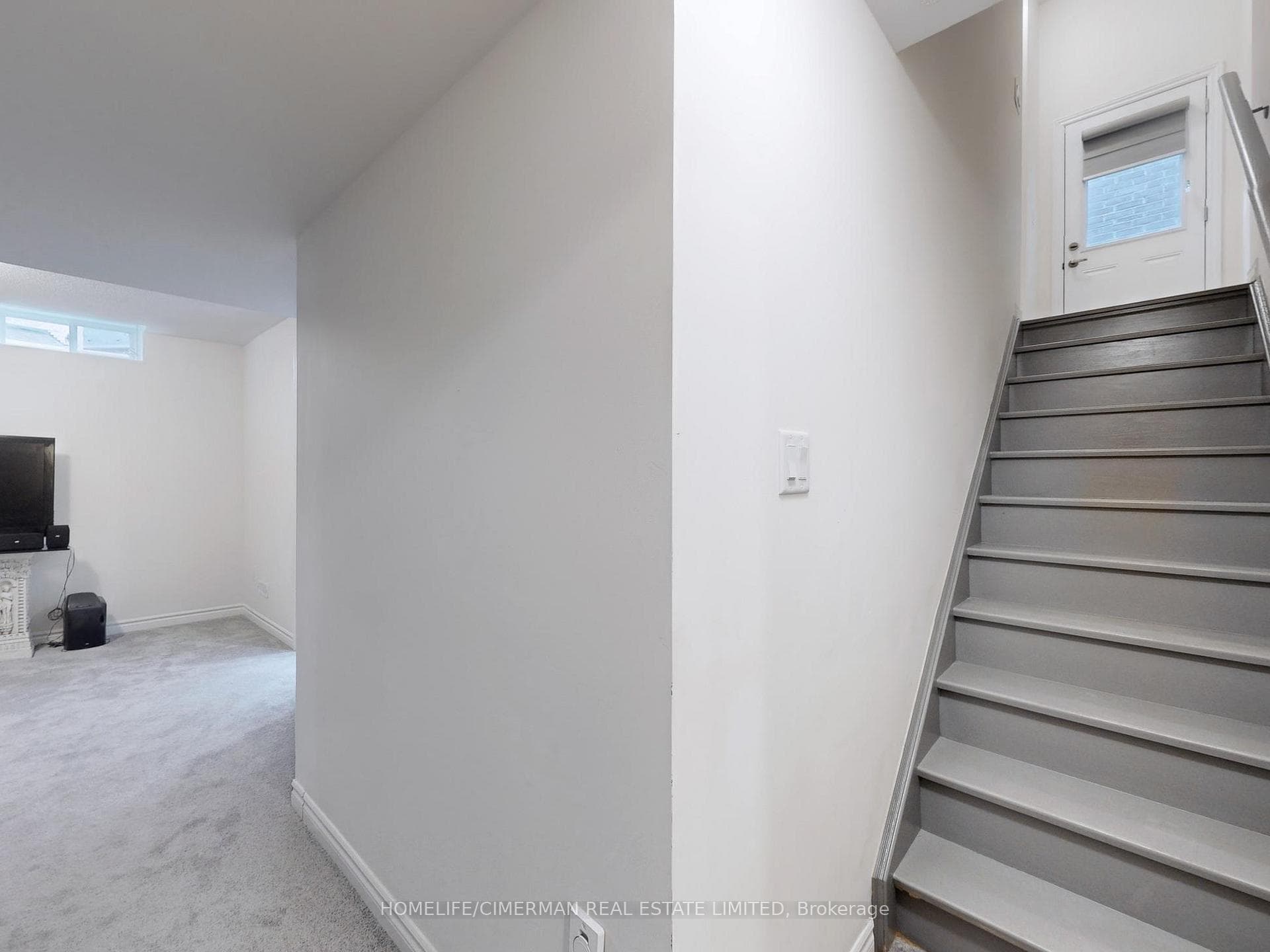 16 Morningstar Avenue photo 2
