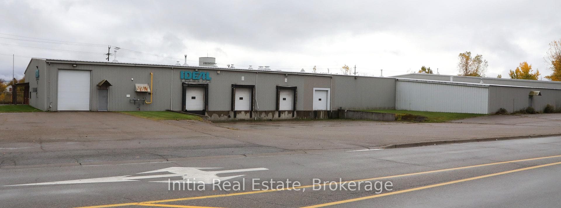 855 Edward Street photo 8