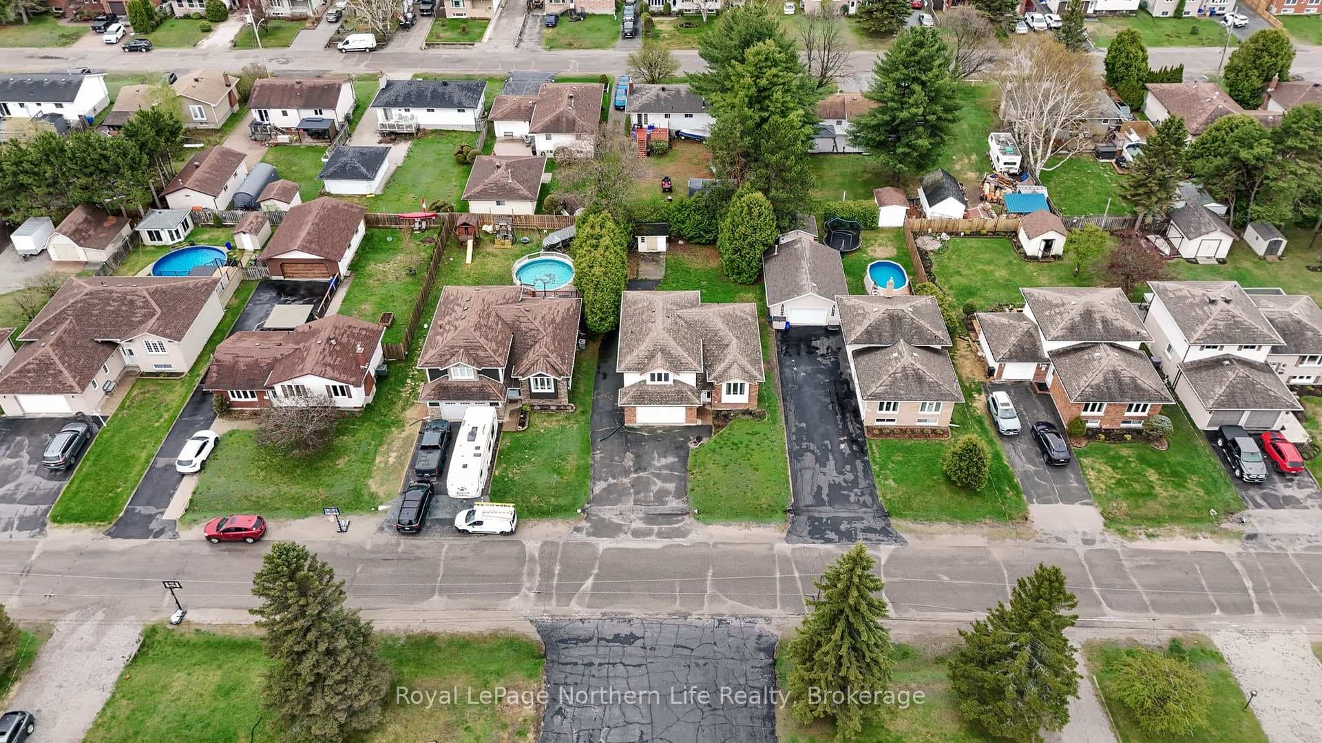 989 Annette Street photo 49
