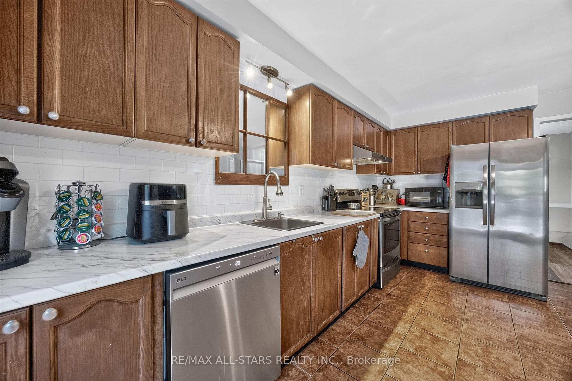 68 Patterson Crescent photo 12