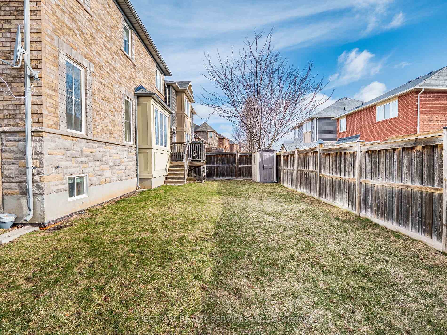 416 Gooch Crescent photo 46