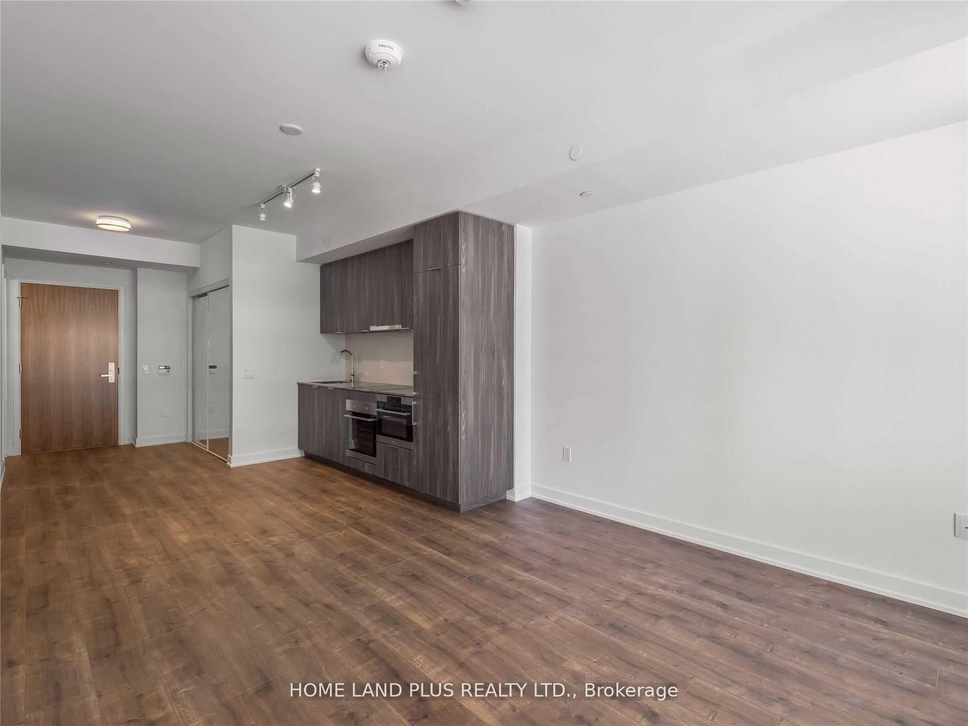 15 Queens Quay Unit 421 photo 9