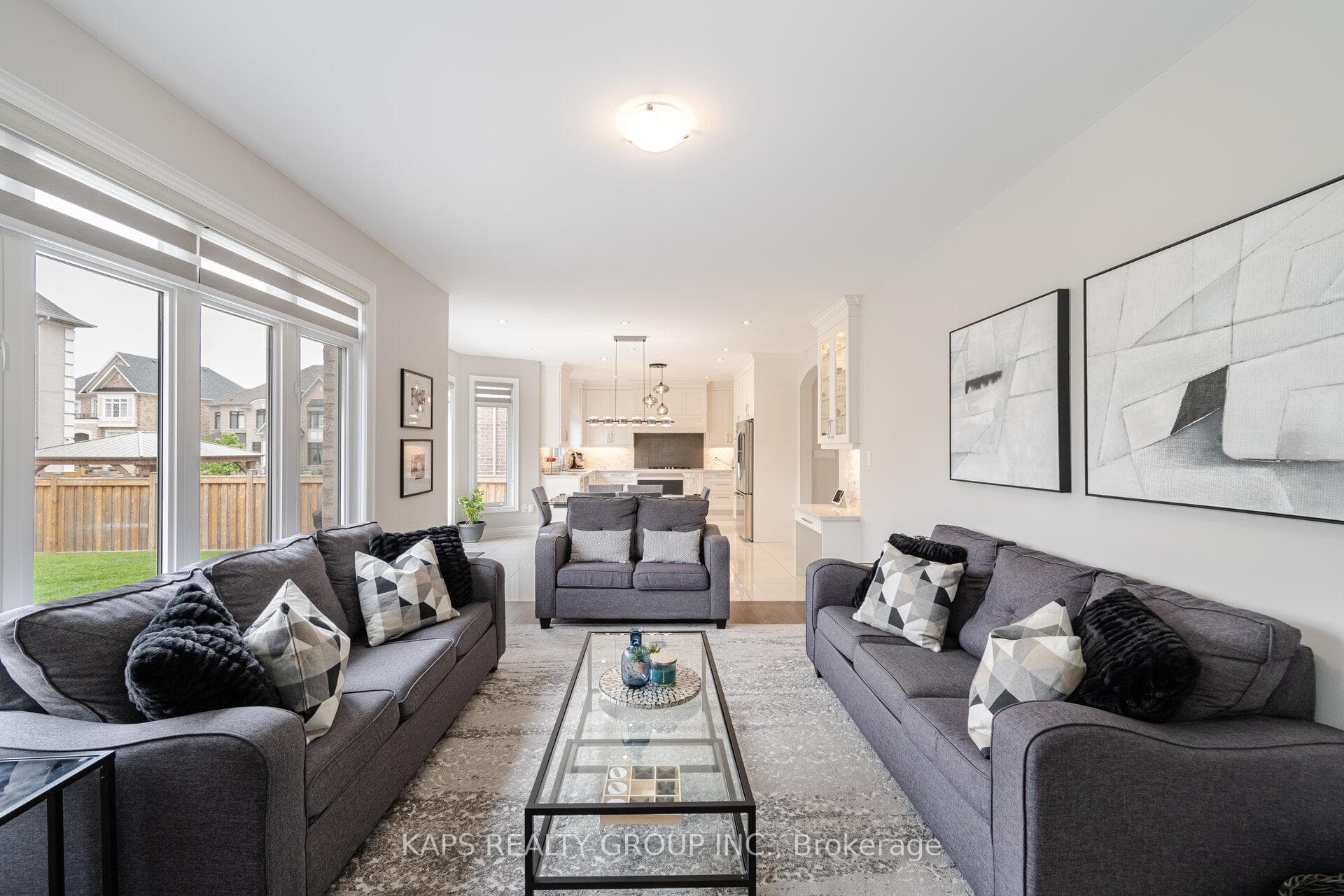 19 Royal West Drive photo 15