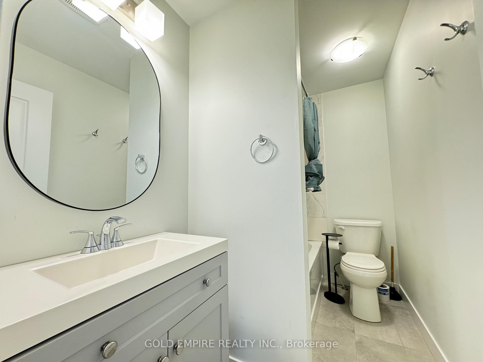 691 William Street Unit UPPER photo 14