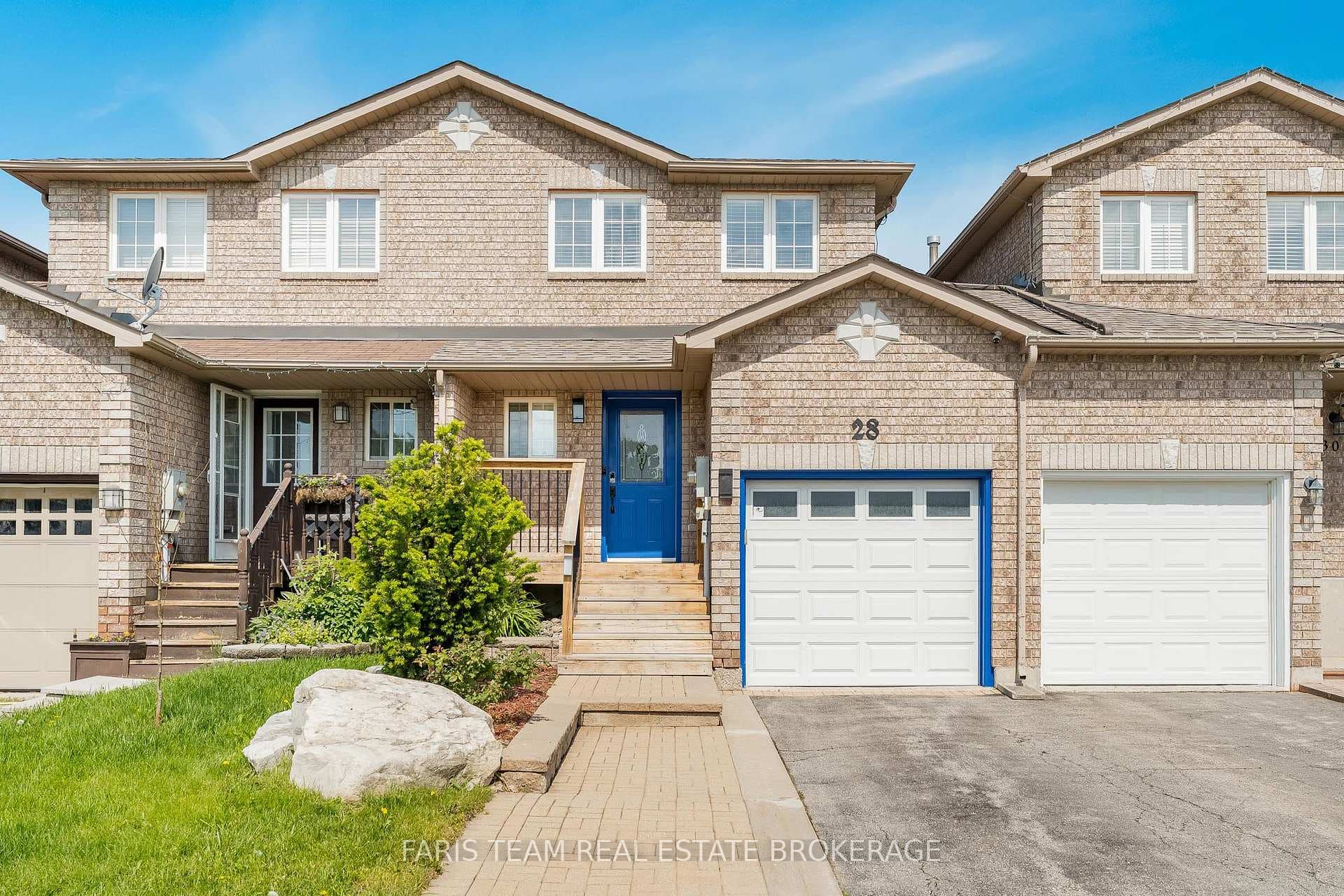 28 Raymond Crescent photo 1