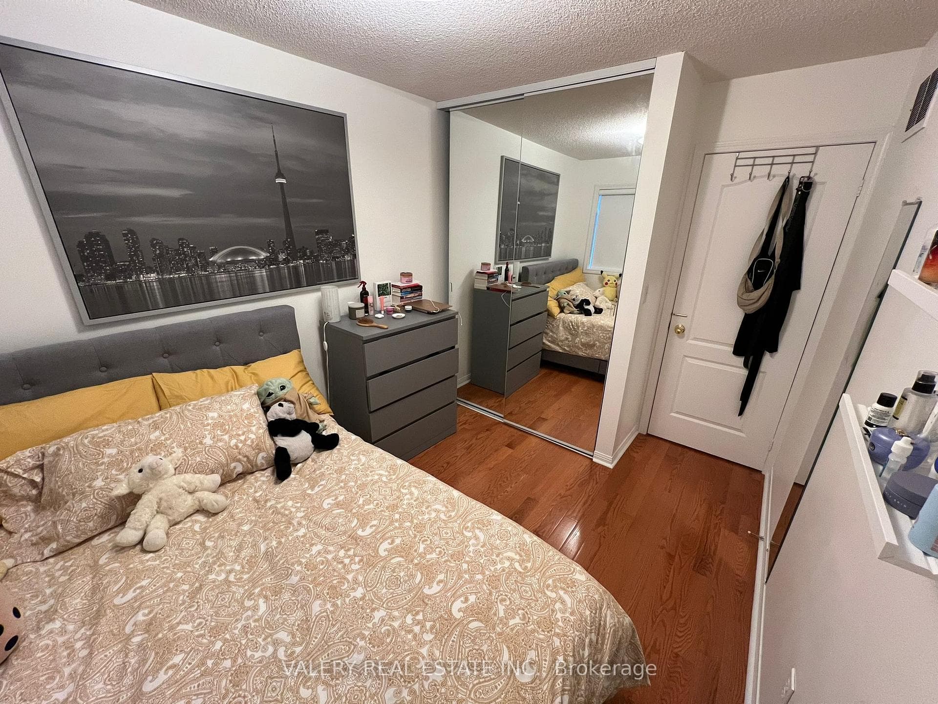 80 ACORN Place Unit 101 photo 17